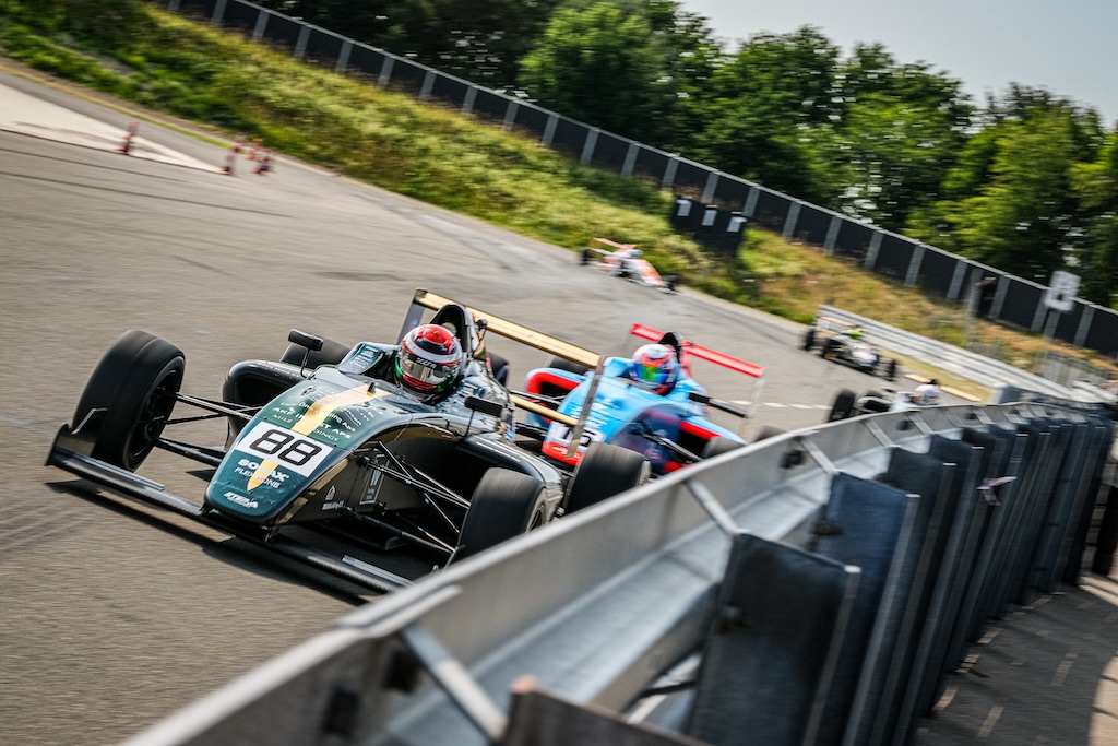 I weekenden skal der høstes på Jyllandsringen. 
(Foto: STEP Motorsport)